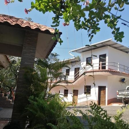 Hotel El Pez Dorado Río Dulce Exterior photo