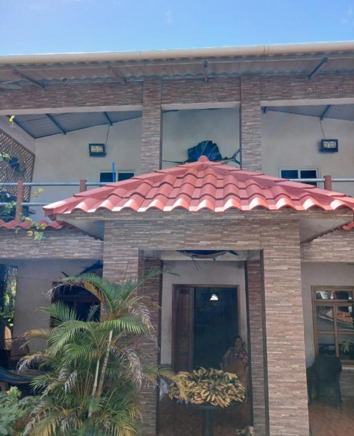 Hotel El Pez Dorado Río Dulce Exterior photo
